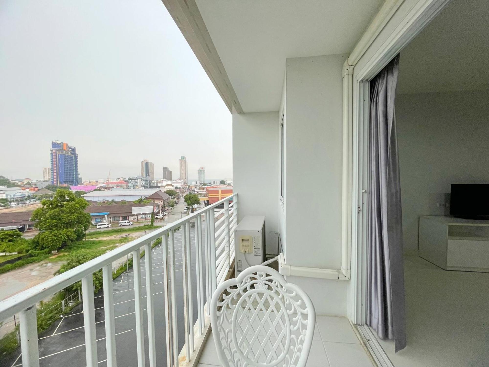 Baan Pattaya By Sabai Hotel Exterior foto